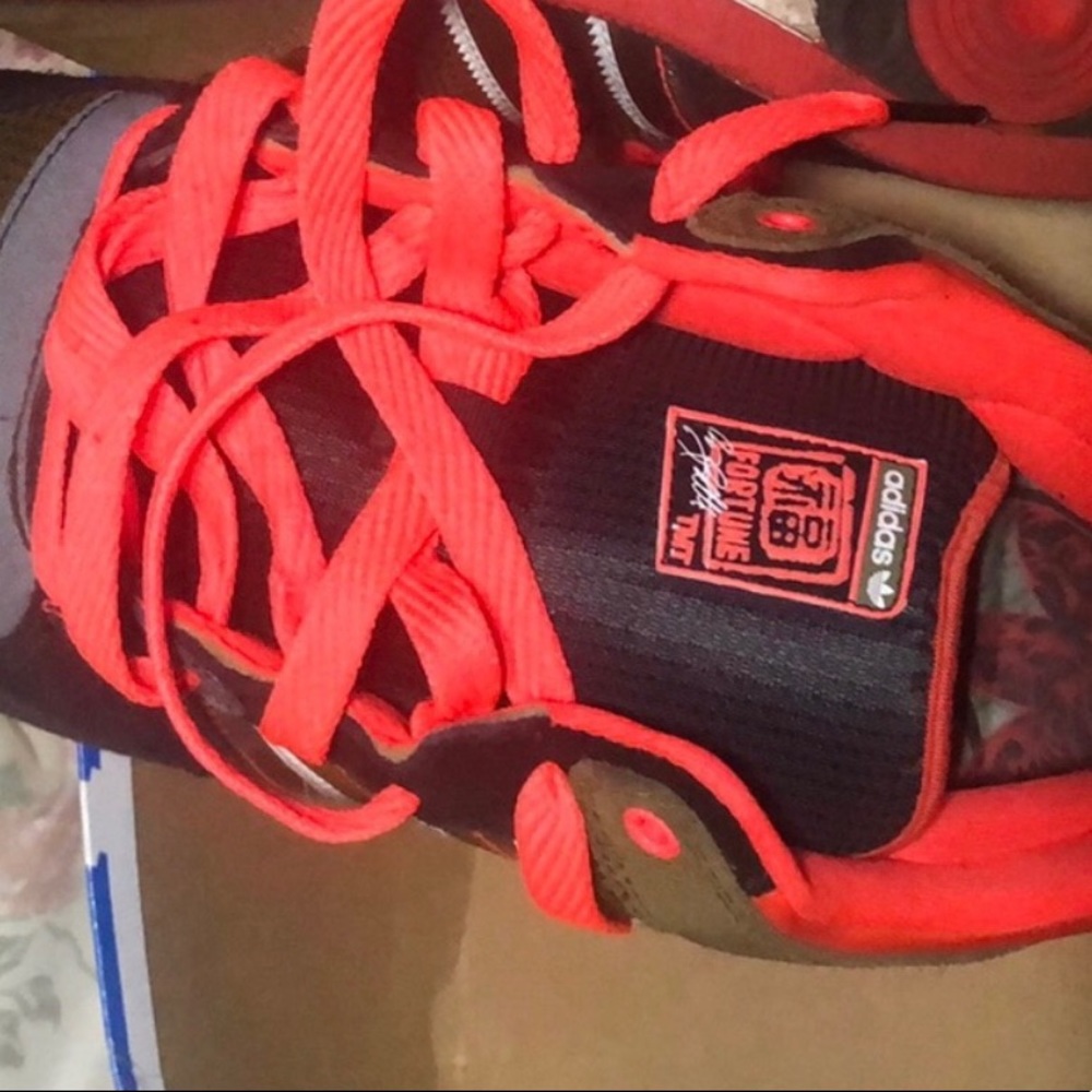 Adidas Bucktown St